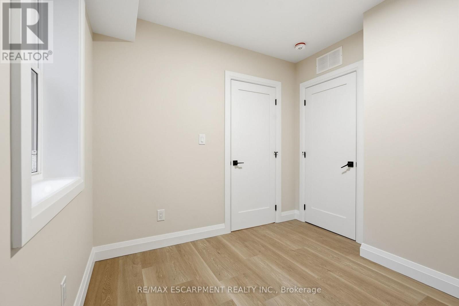 2 - 231 Park Street N, Hamilton, Ontario  L8L 1L9 - Photo 13 - X12651850