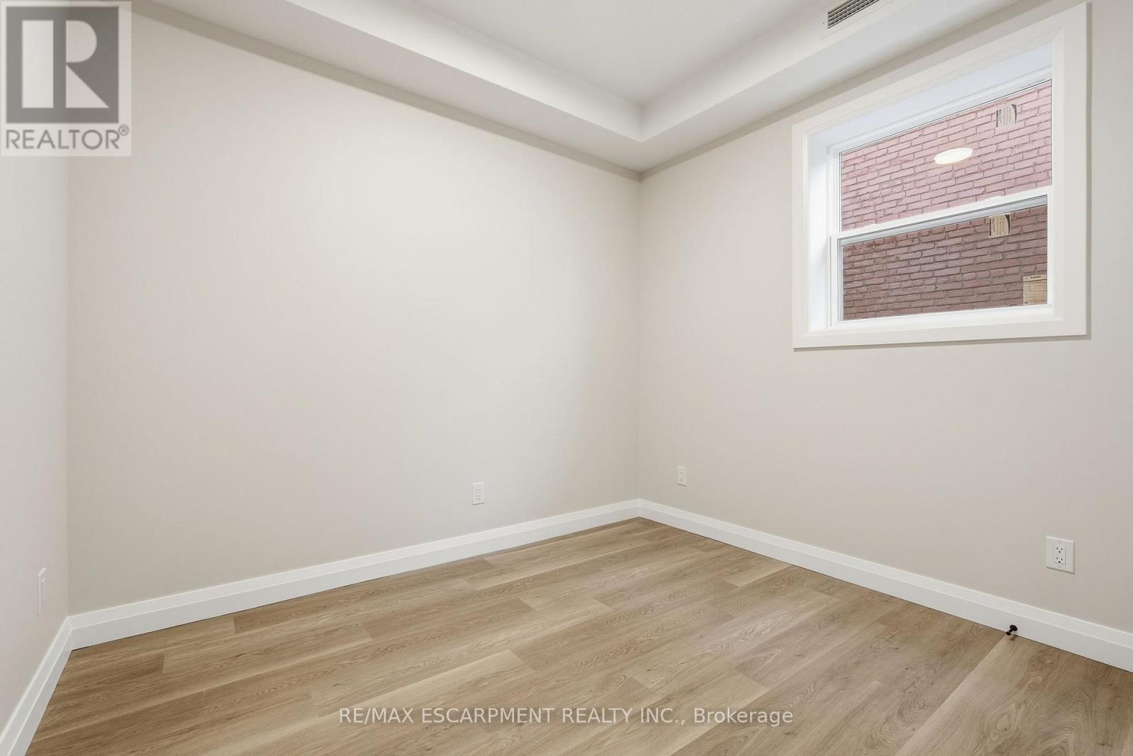 2 - 231 Park Street N, Hamilton, Ontario  L8L 1L9 - Photo 14 - X12651850