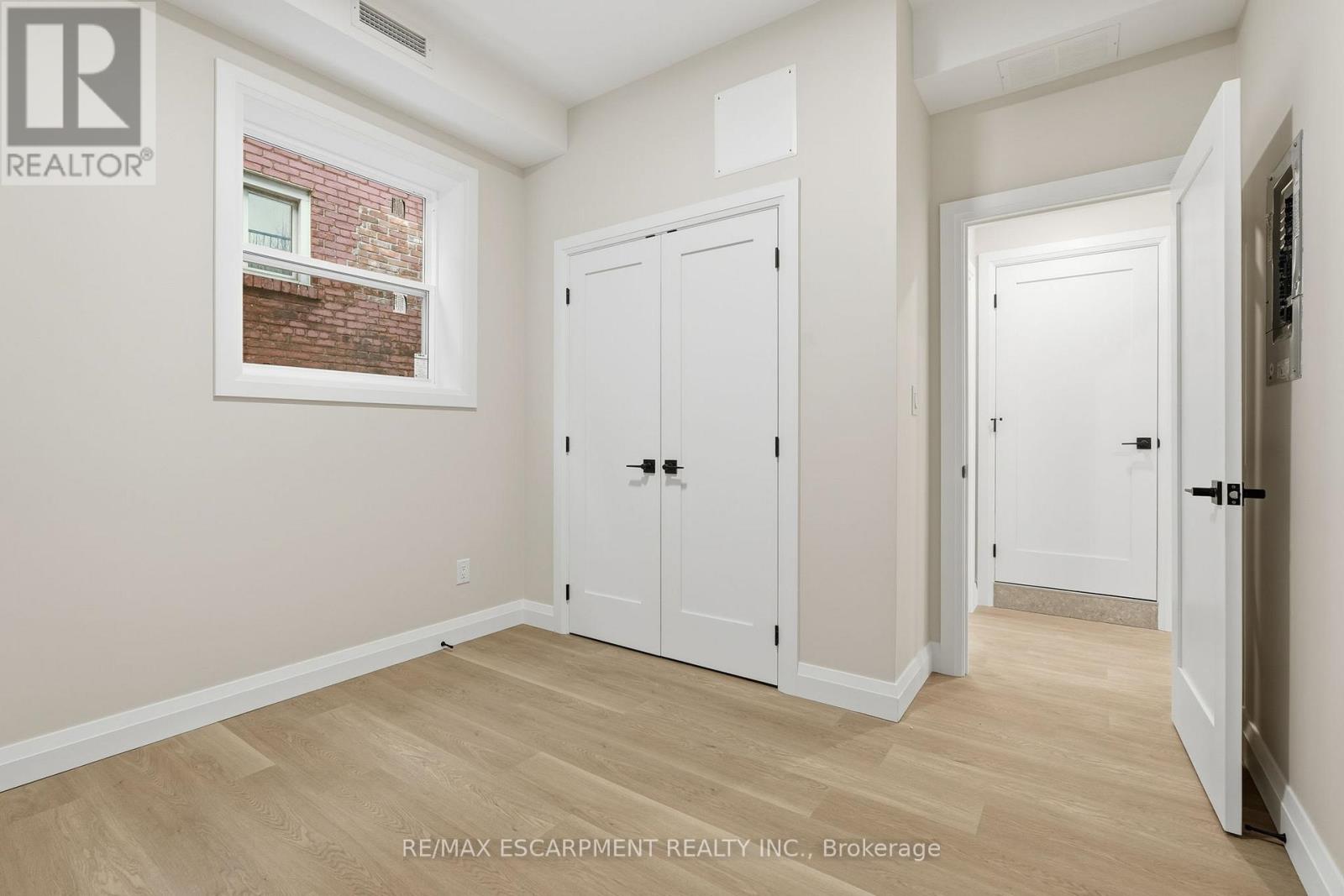 2 - 231 Park Street N, Hamilton, Ontario  L8L 1L9 - Photo 15 - X12651850