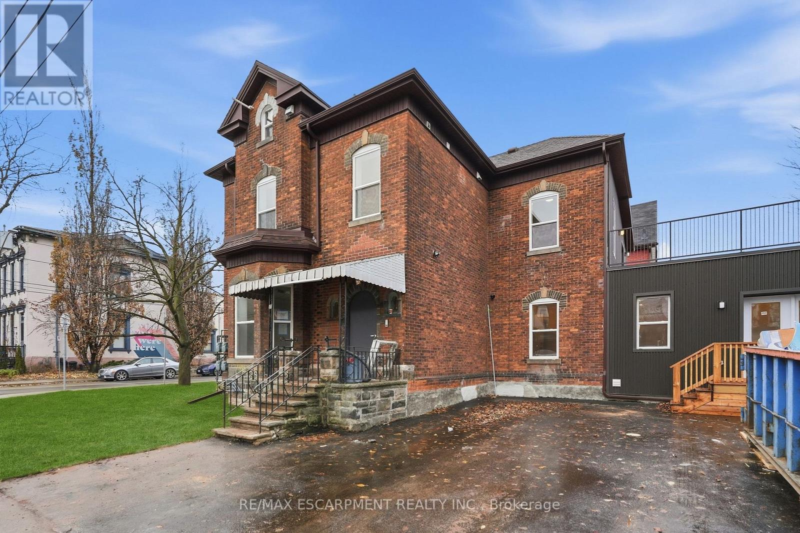 2 - 231 Park Street N, Hamilton, Ontario  L8L 1L9 - Photo 2 - X12651850