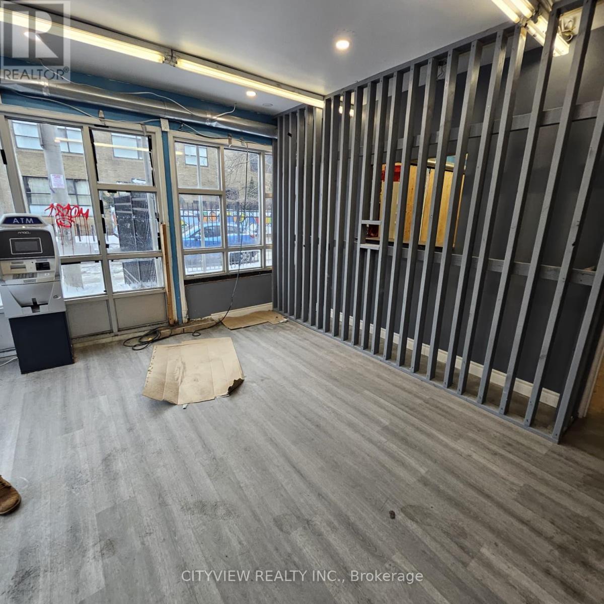 MAIN - 345 DUNDAS STREET E, Toronto, Ontario