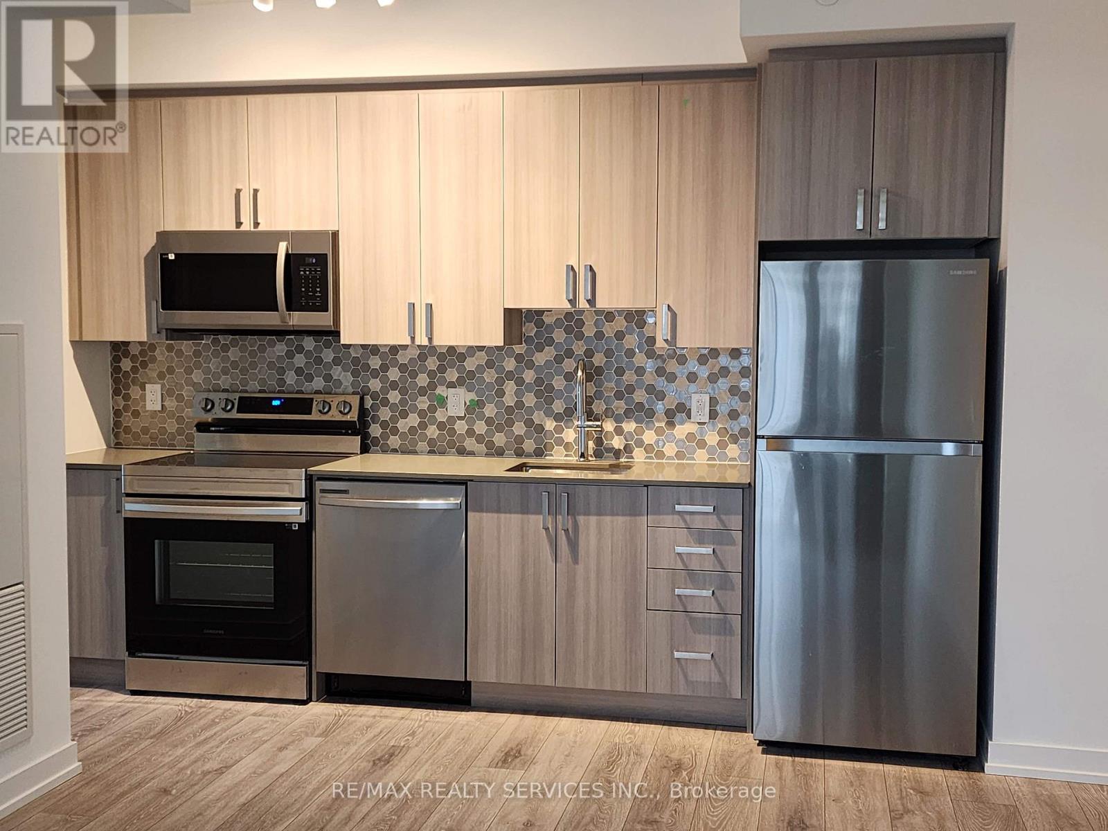 2108 - 1455 Celebration Drive, Pickering (Bay Ridges), Ontario  L1W 0C3 - Photo 10 - E12651416