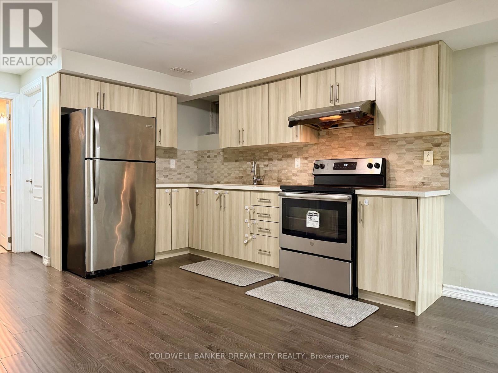 44 Mincing Trail, Brampton, Ontario  L7A 4T3 - Photo 3 - W12651836