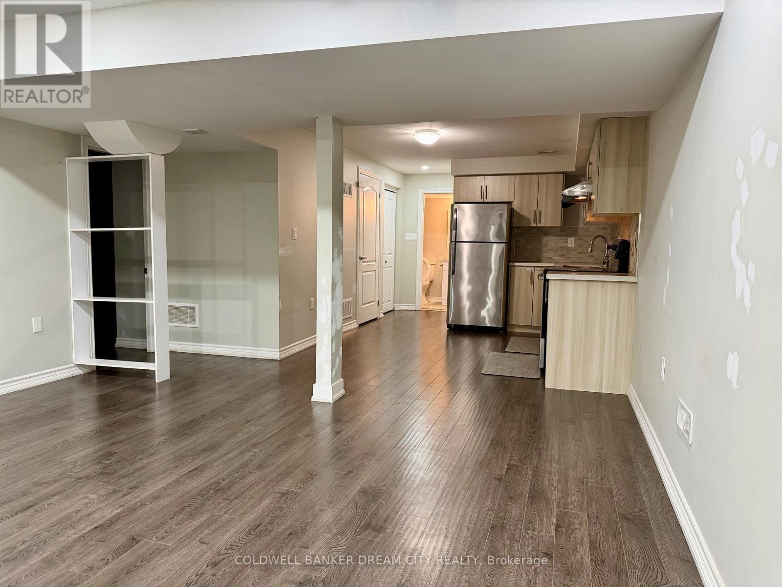 44 Mincing Trail, Brampton, Ontario  L7A 4T3 - Photo 2 - W12651836