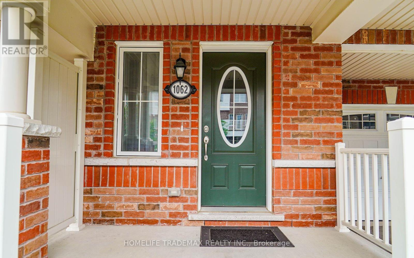 1062 Clipper Lane, Pickering, Ontario  L1X 0E9 - Photo 4 - E12476720