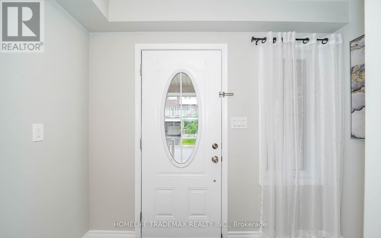 1062 Clipper Lane, Pickering, Ontario  L1X 0E9 - Photo 5 - E12476720