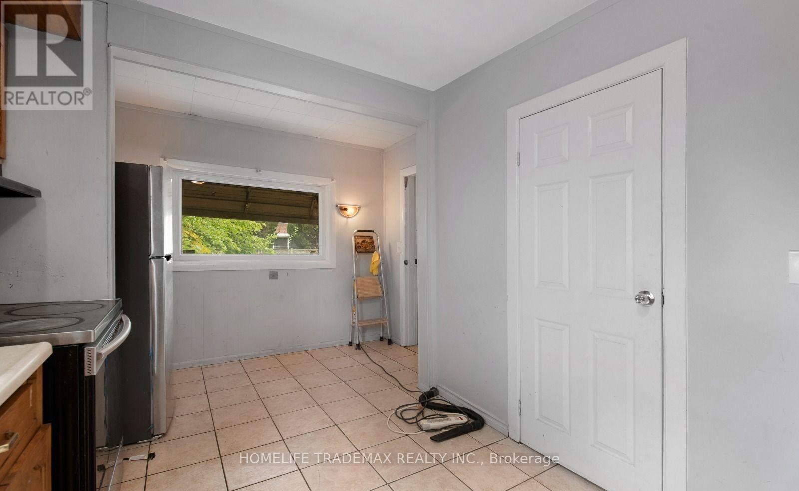 329 Rankin Avenue, Windsor, Ontario  N9B 2R6 - Photo 23 - X12484239