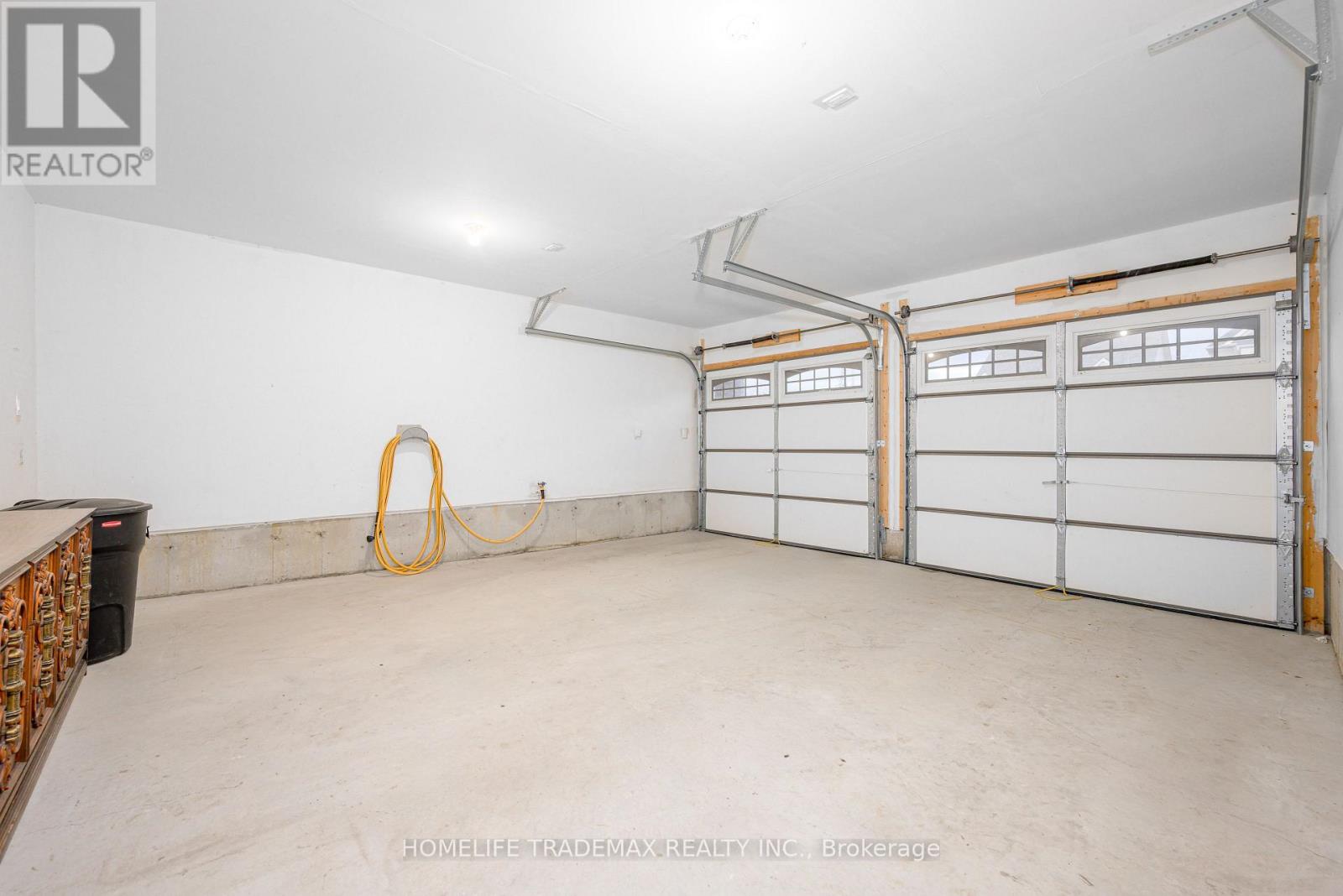 29 Hennessey Crescent, Kawartha Lakes, Ontario  K9V 0P3 - Photo 10 - X12537930