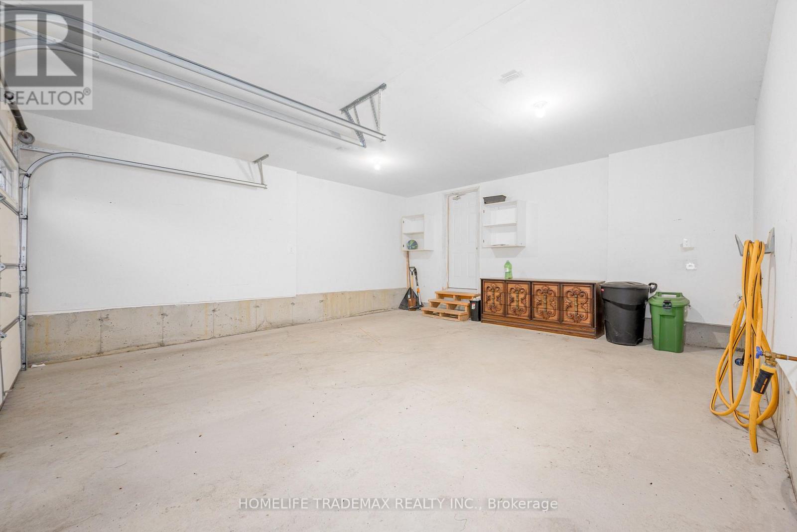 29 Hennessey Crescent, Kawartha Lakes, Ontario  K9V 0P3 - Photo 11 - X12537930