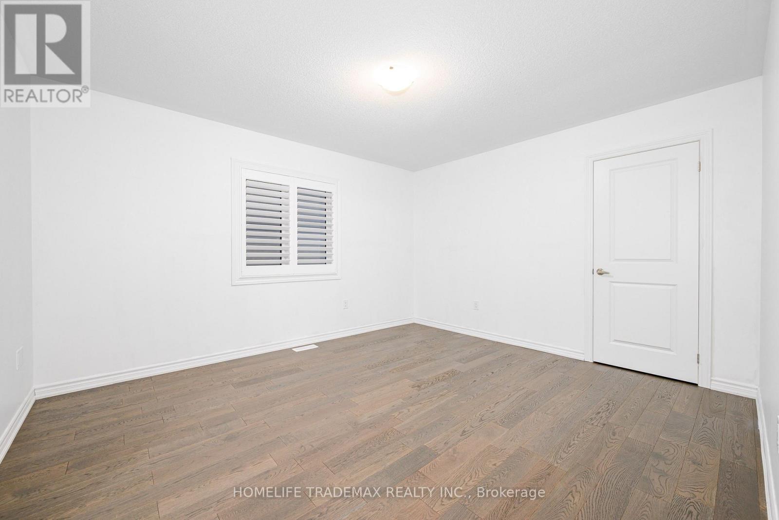 29 Hennessey Crescent, Kawartha Lakes, Ontario  K9V 0P3 - Photo 19 - X12537930