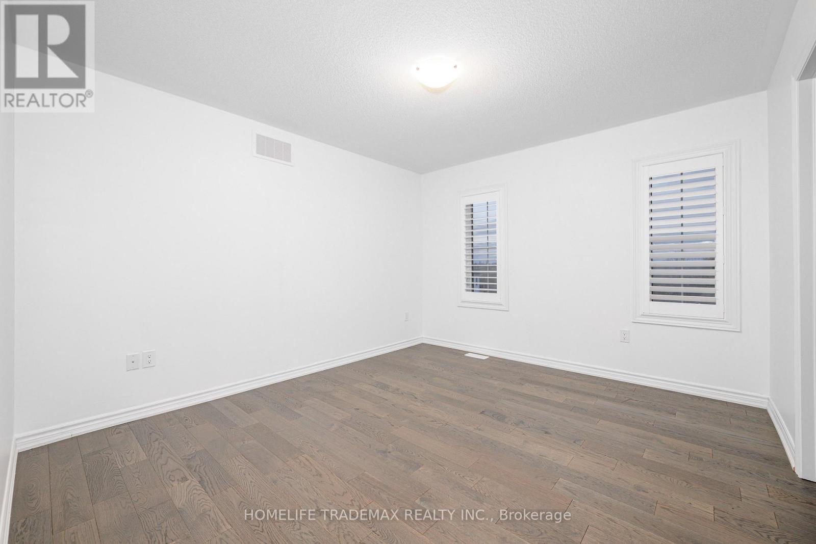 29 Hennessey Crescent, Kawartha Lakes, Ontario  K9V 0P3 - Photo 20 - X12537930