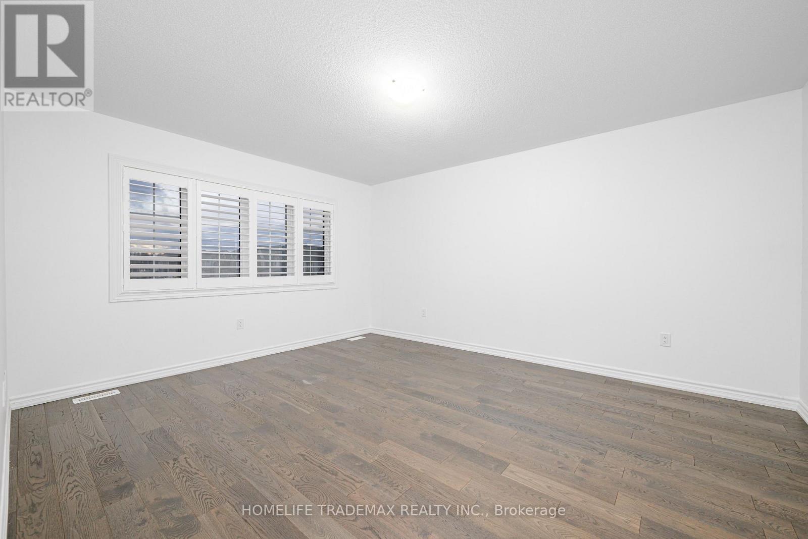 29 Hennessey Crescent, Kawartha Lakes, Ontario  K9V 0P3 - Photo 45 - X12537930