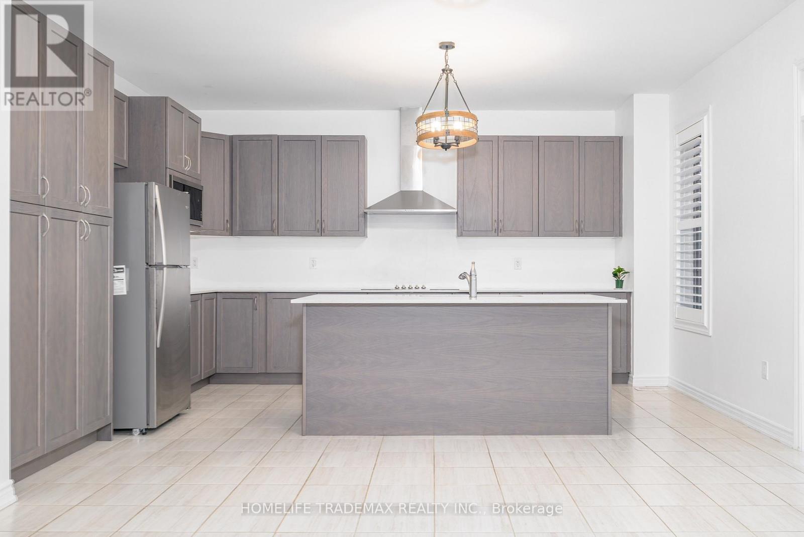 29 Hennessey Crescent, Kawartha Lakes, Ontario  K9V 0P3 - Photo 37 - X12537930