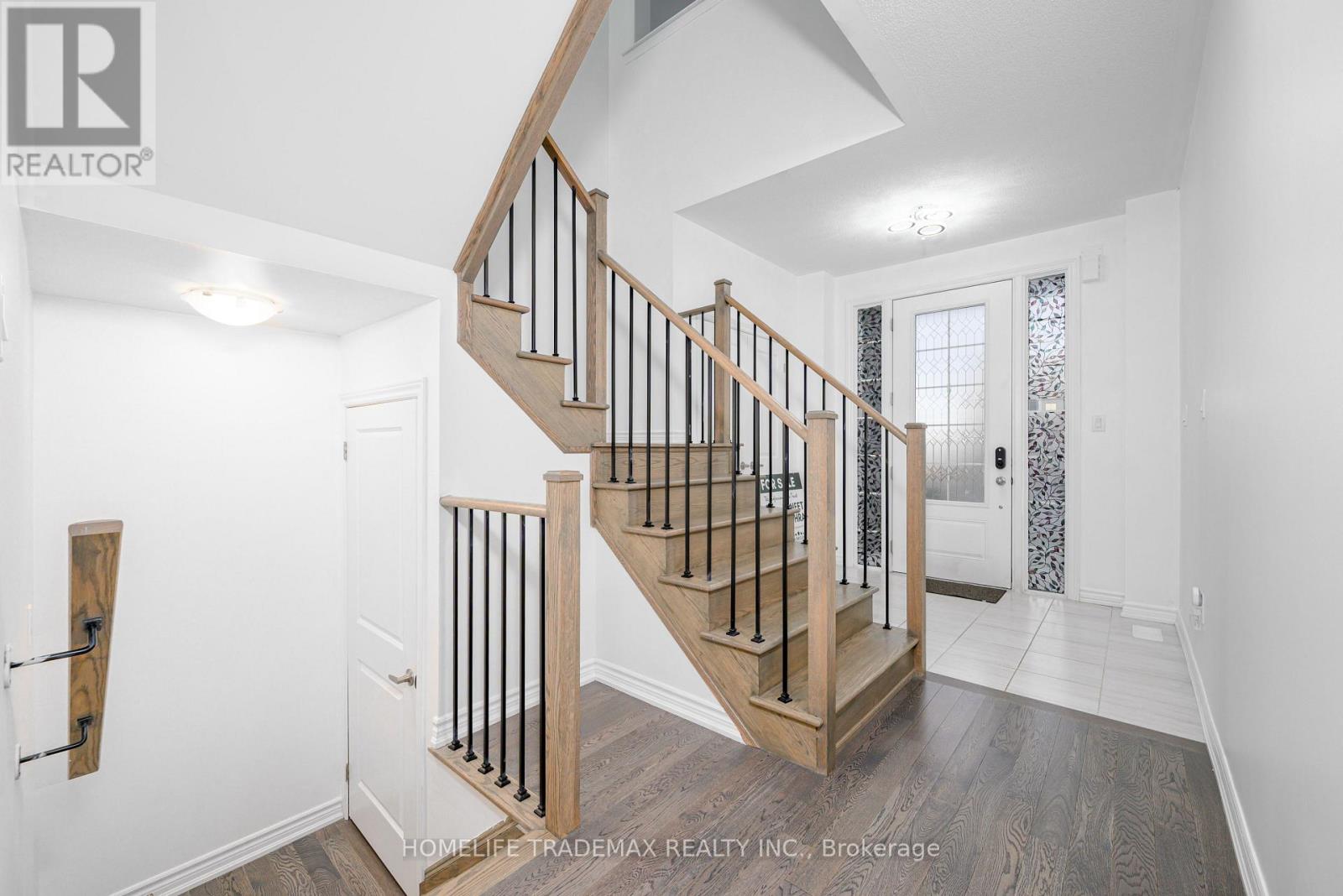 29 Hennessey Crescent, Kawartha Lakes, Ontario  K9V 0P3 - Photo 12 - X12537930