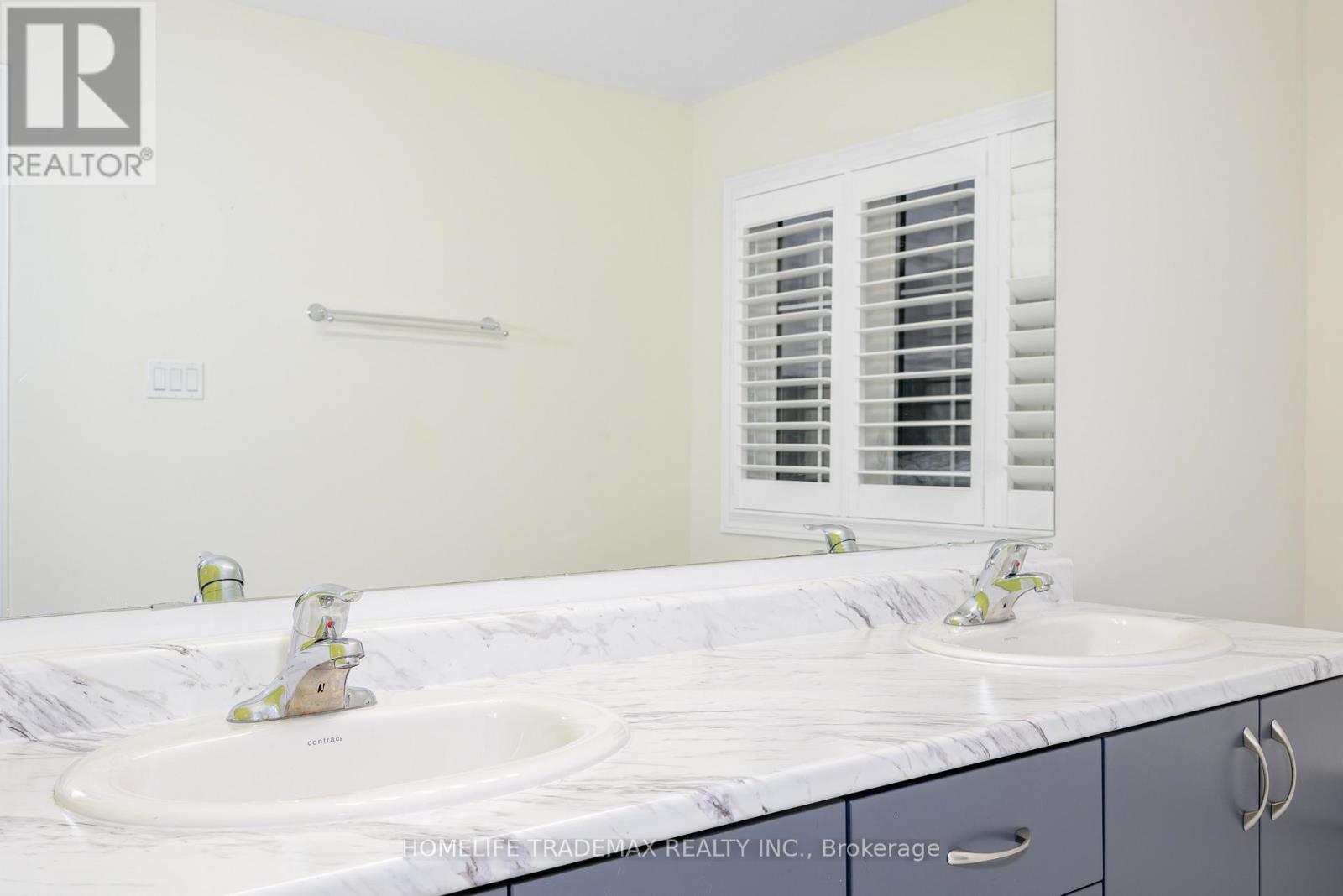 29 Hennessey Crescent, Kawartha Lakes, Ontario  K9V 0P3 - Photo 47 - X12537930