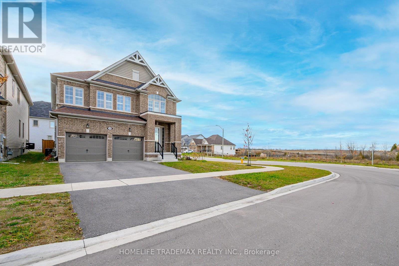 29 Hennessey Crescent, Kawartha Lakes, Ontario  K9V 0P3 - Photo 4 - X12537930