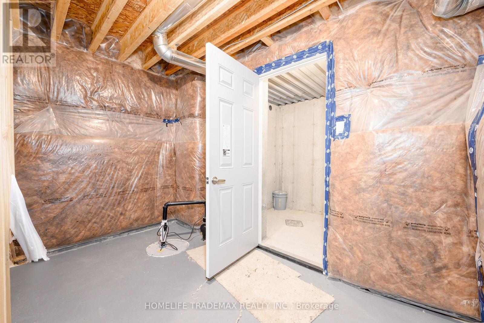 29 Hennessey Crescent, Kawartha Lakes, Ontario  K9V 0P3 - Photo 14 - X12537930