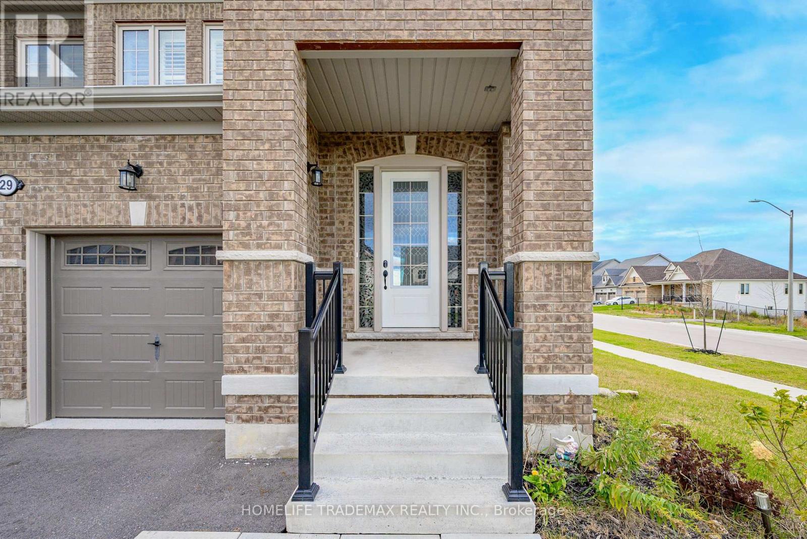 29 Hennessey Crescent, Kawartha Lakes, Ontario  K9V 0P3 - Photo 31 - X12537930