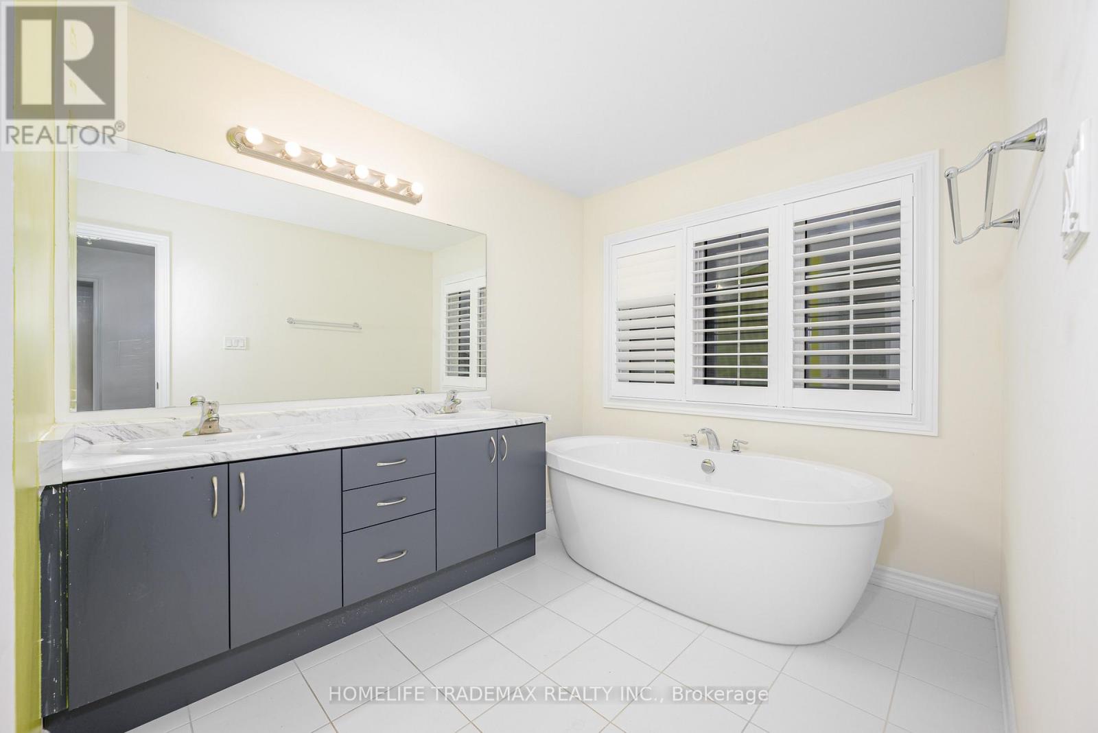 29 Hennessey Crescent, Kawartha Lakes, Ontario  K9V 0P3 - Photo 25 - X12537930