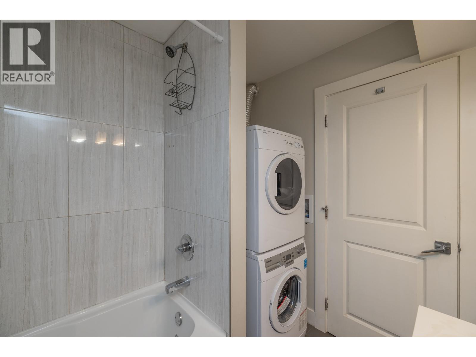 1025 Ranch Park Way, Coquitlam, British Columbia V3C 2J2 - Photo 37 - R3074595