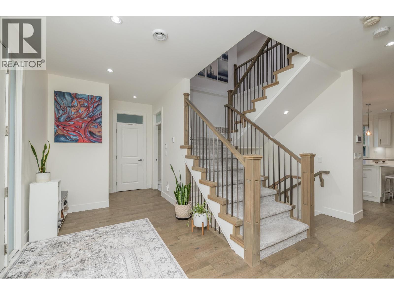 1025 Ranch Park Way, Coquitlam, British Columbia V3C 2J2 - Photo 3 - R3074595