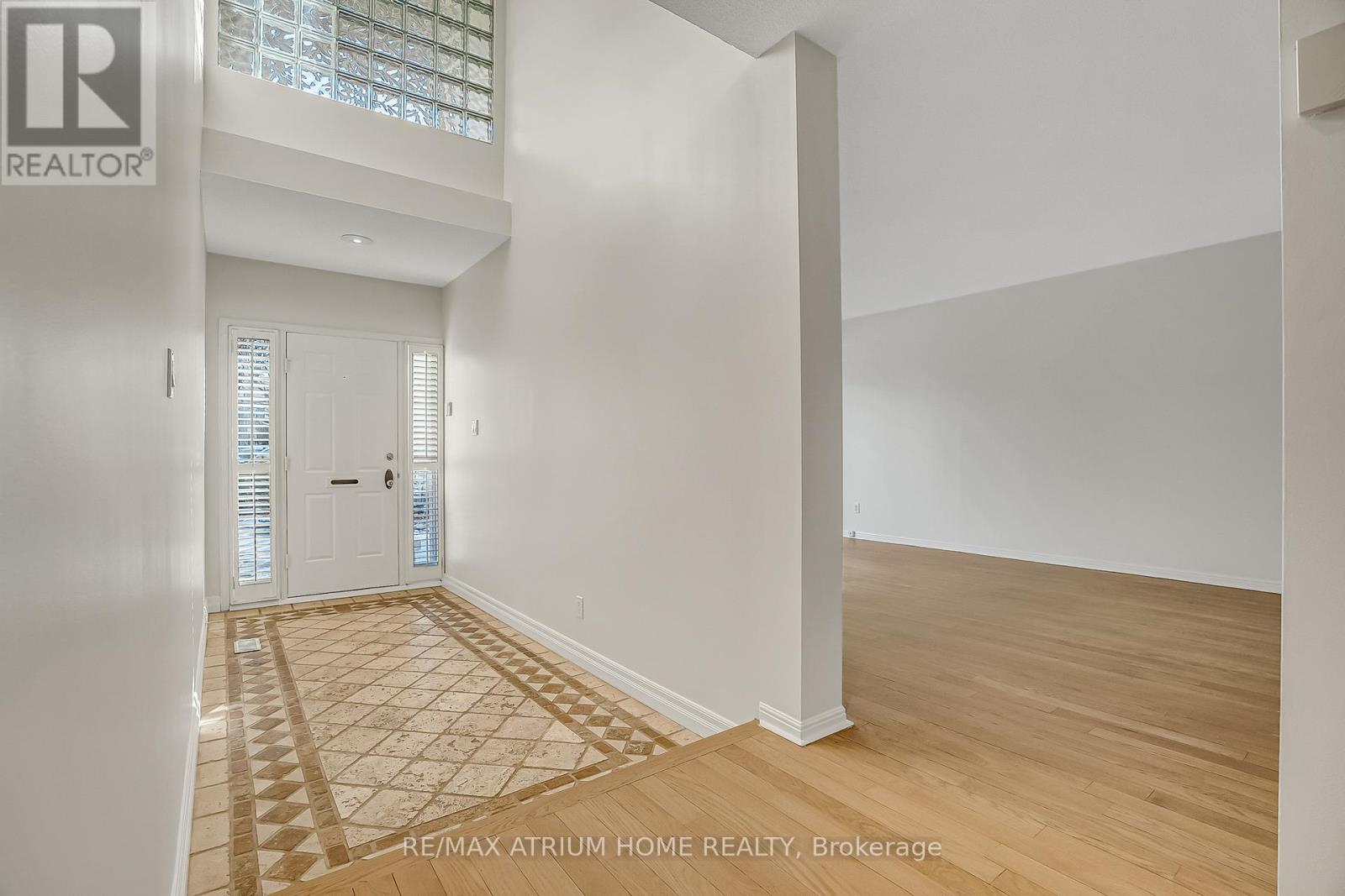 52 Chiswell Crescent, Toronto, Ontario  M2N 6E1 - Photo 5 - C12651920