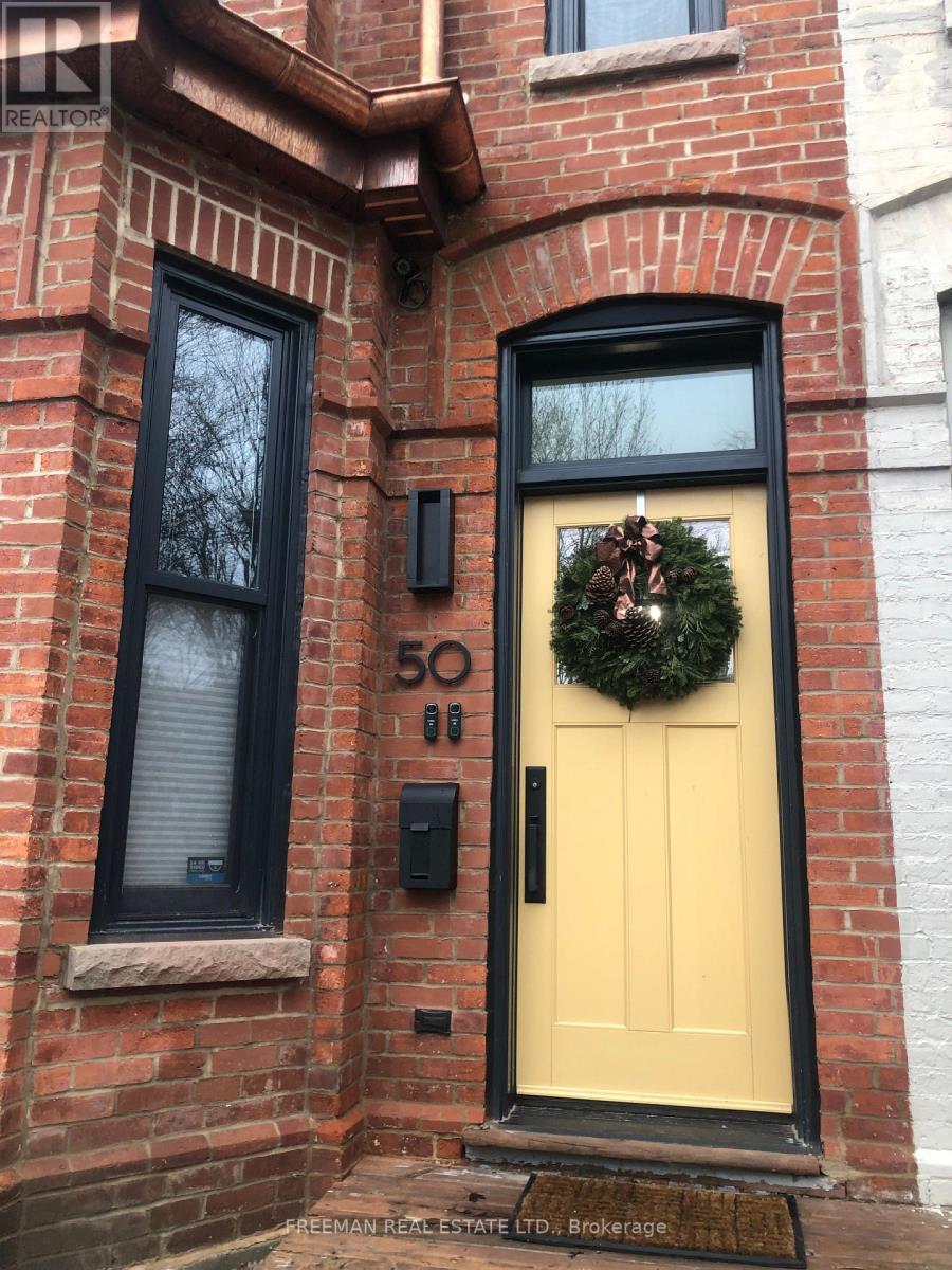 2 - 50 Russell Street, Toronto, Ontario  M5S 1B7 - Photo 1 - C12651928