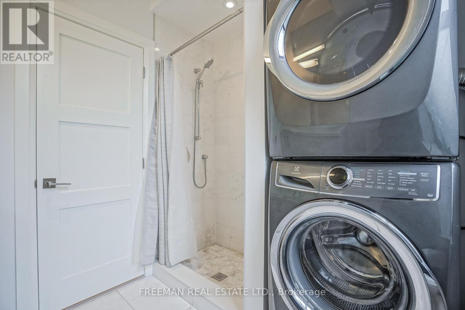 2 - 50 Russell Street, Toronto, Ontario  M5S 1B7 - Photo 19 - C12651928