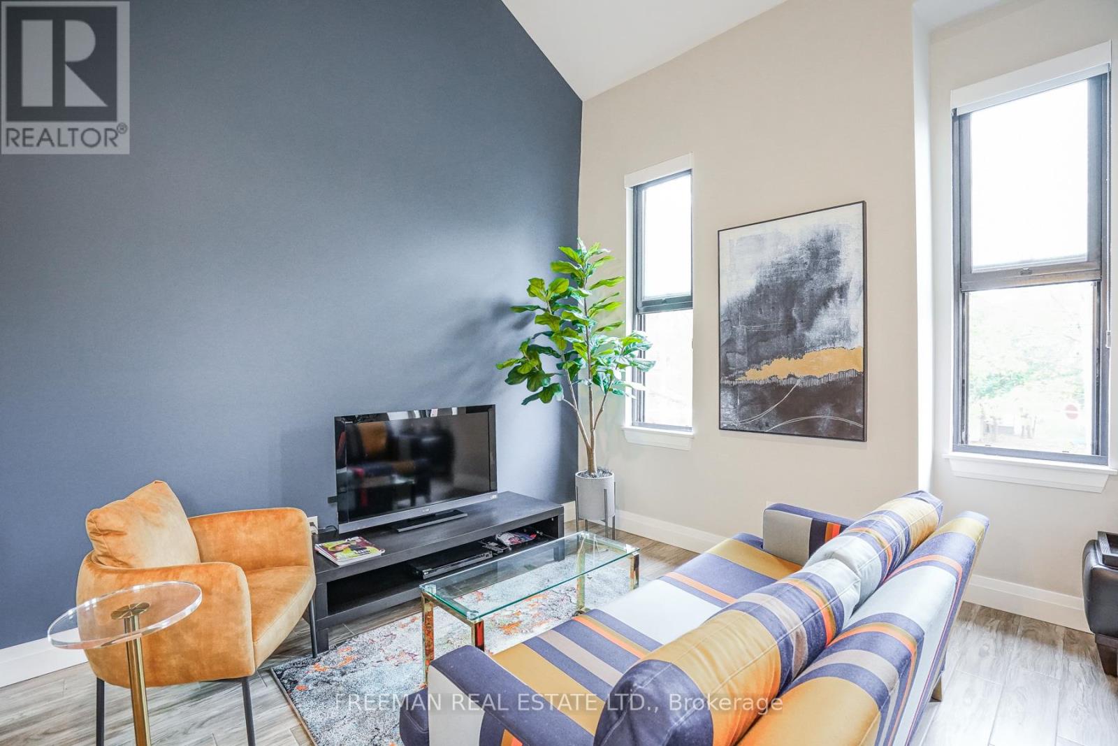 2 - 50 Russell Street, Toronto, Ontario  M5S 1B7 - Photo 6 - C12651928