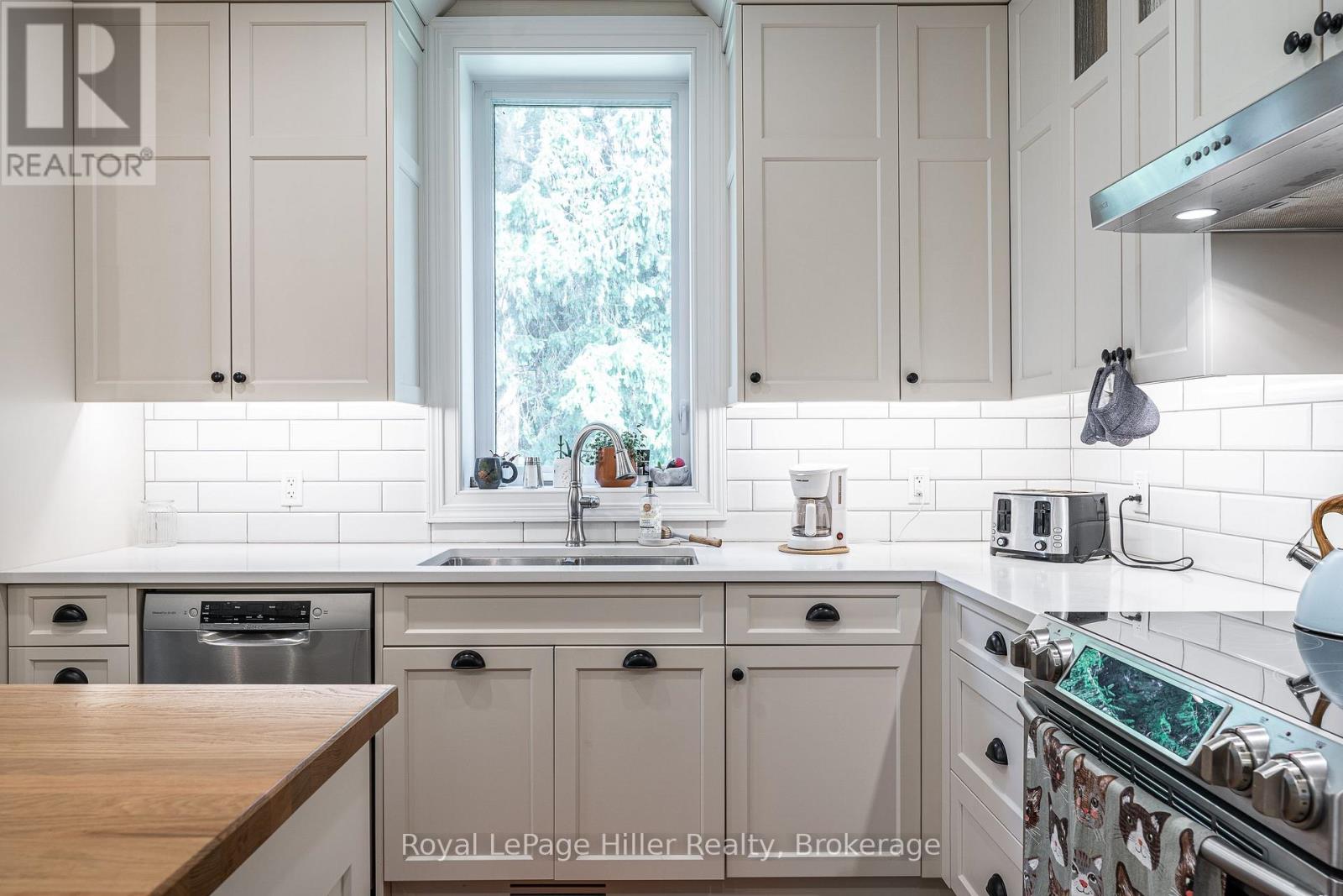 Photo 13 of 47 for 22742 Nissouri Road