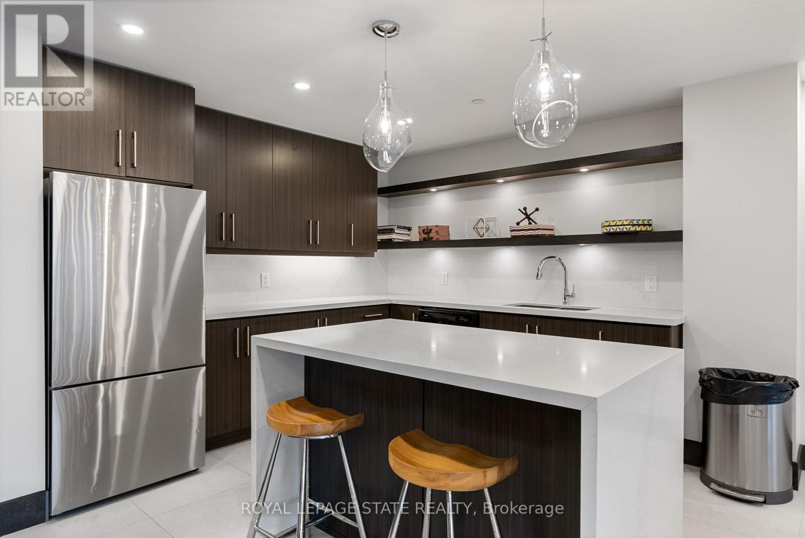 202 - 340 Plains Road E, Burlington, Ontario  L7T 0C2 - Photo 22 - W12478229