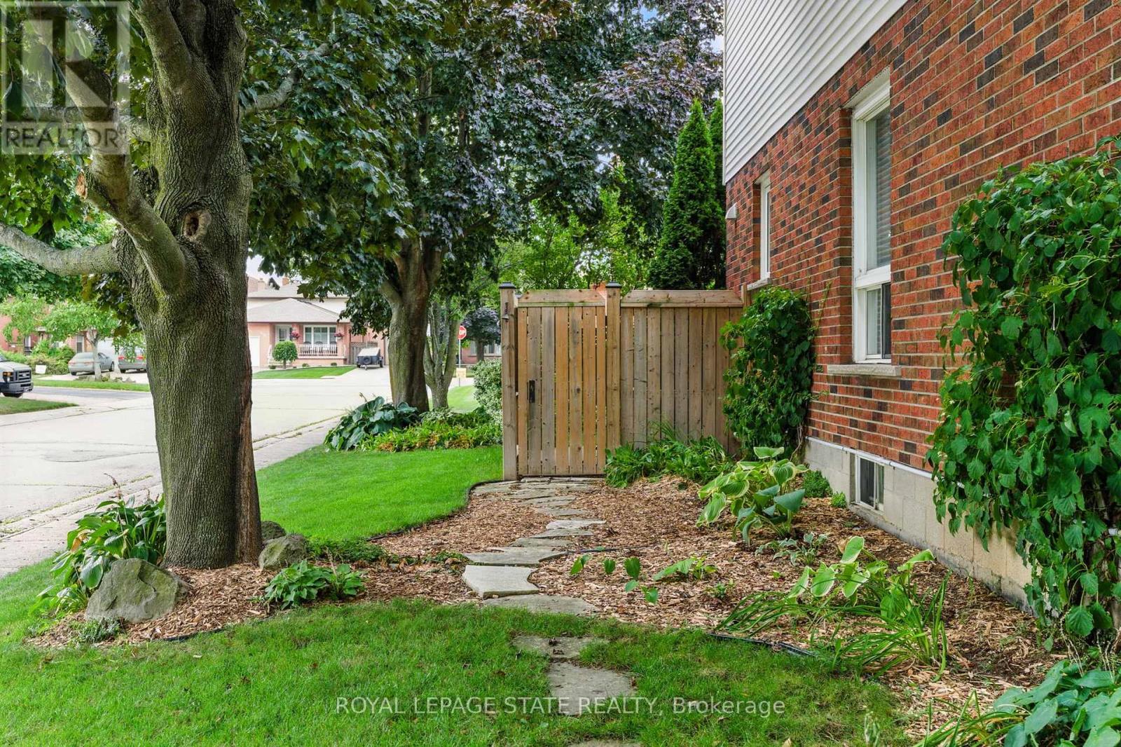 3 Atkins Drive, Hamilton, Ontario  L9C 6T6 - Photo 40 - X12373635