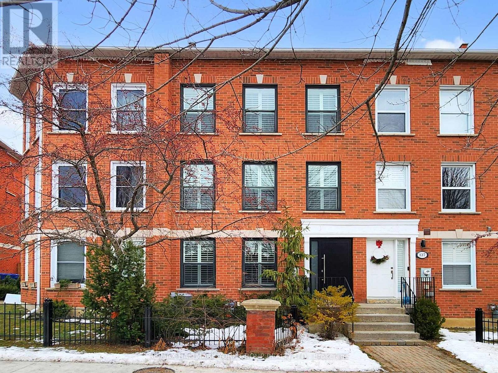 139 John West Way, Aurora, Ontario  L4G 7E3 - Photo 3 - N12651938