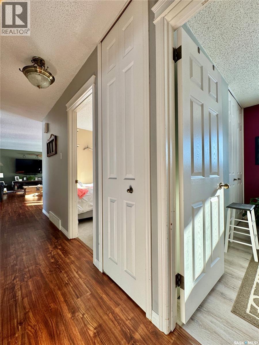 304 March Avenue E, Langenburg, Saskatchewan  S0A 2A0 - Photo 17 - SK996898