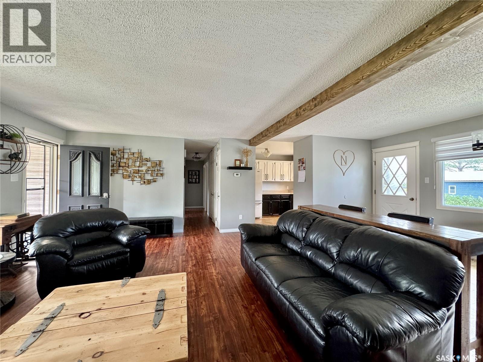 304 March Avenue E, Langenburg, Saskatchewan  S0A 2A0 - Photo 6 - SK996898