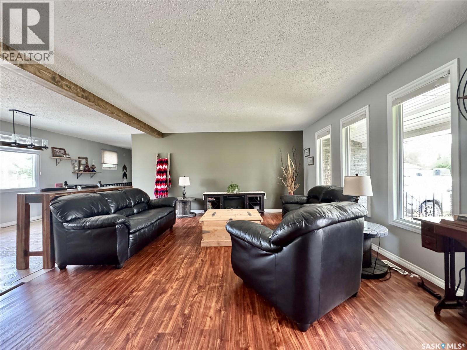 304 March Avenue E, Langenburg, Saskatchewan  S0A 2A0 - Photo 4 - SK996898