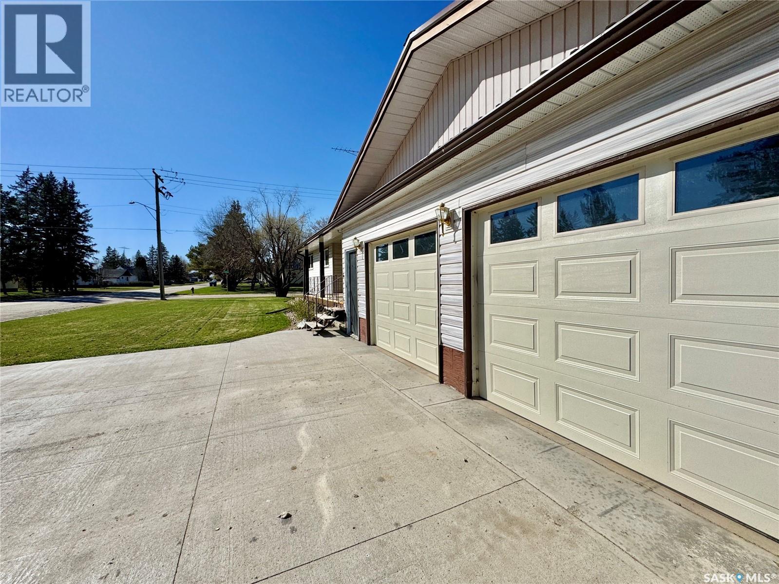 304 March Avenue E, Langenburg, Saskatchewan  S0A 2A0 - Photo 37 - SK996898