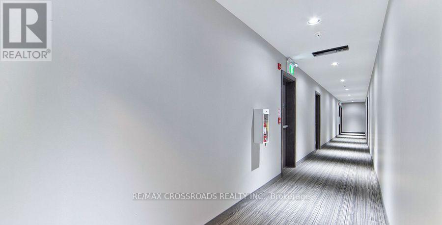 203 - 2375 Bronte Road, Oakville, Ontario  L6M 1P5 - Photo 4 - W12651902