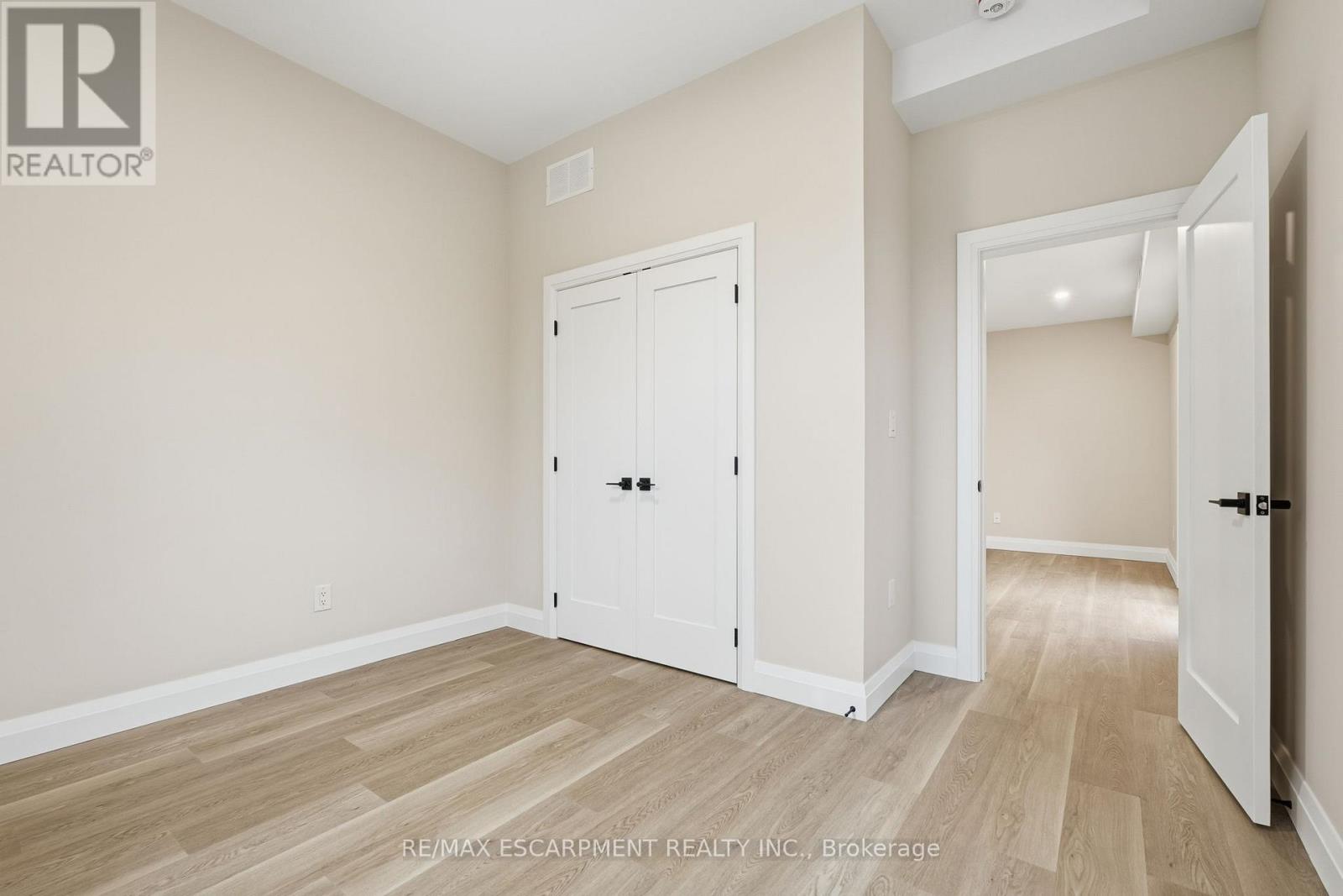 3 - 231 Park Street N, Hamilton, Ontario  L8L 1L9 - Photo 11 - X12651940