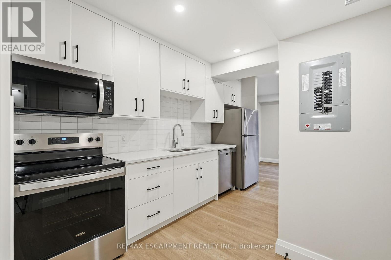 3 - 231 Park Street N, Hamilton, Ontario  L8L 1L9 - Photo 6 - X12651940