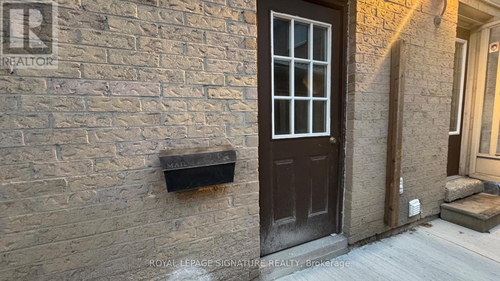 Bsmt 2bd - 1686 Summergrove Crescent, Mississauga, Ontario  L5M 3Z4 - Photo 11 - W12650944