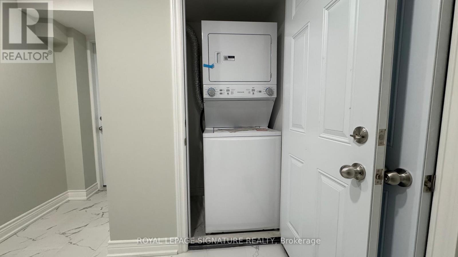 Bsmt 2bd - 1686 Summergrove Crescent, Mississauga, Ontario  L5M 3Z4 - Photo 9 - W12650944