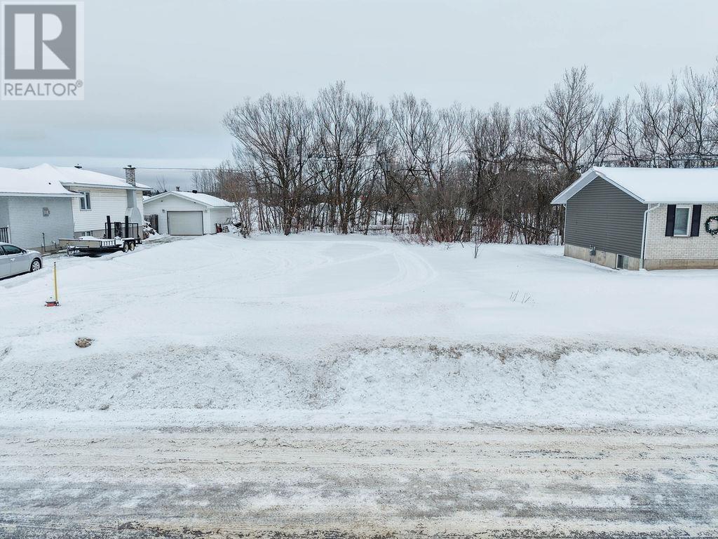 412 Second Lin, Sault Ste. Marie, Ontario  P6C 2J7 - Photo 3 - SM253514