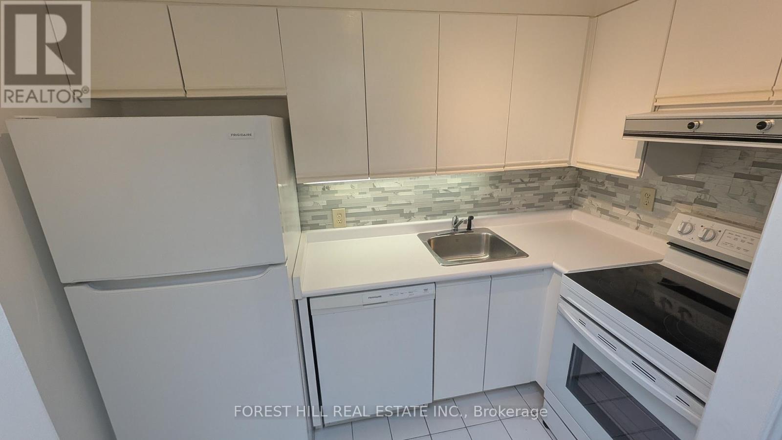 23 - 2112 Queen Street, Toronto, Ontario  M4E 1E2 - Photo 9 - E12651660