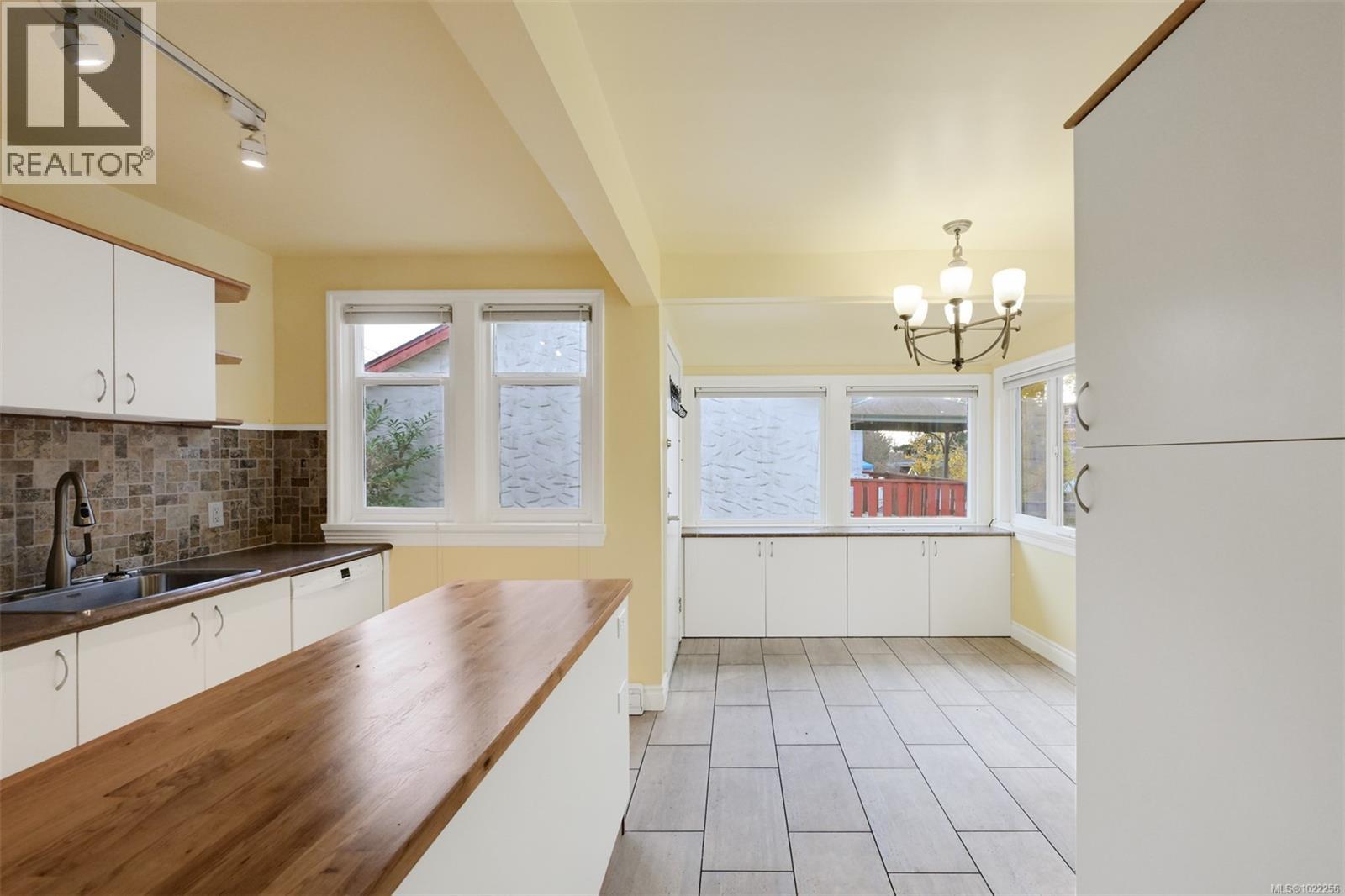 3312 Kingsley St, Saanich, British Columbia  V8P 4J9 - Photo 17 - 1022256