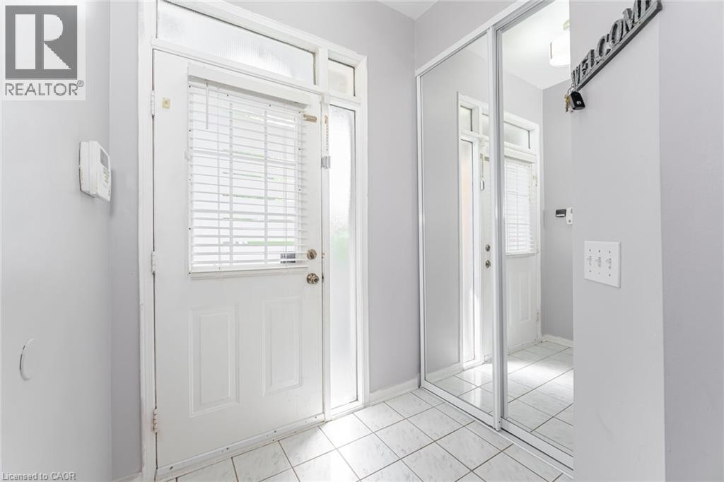 833 Scollard Court Unit# 30, Mississauga, Ontario  L5V 2B4 - Photo 7 - 40795130