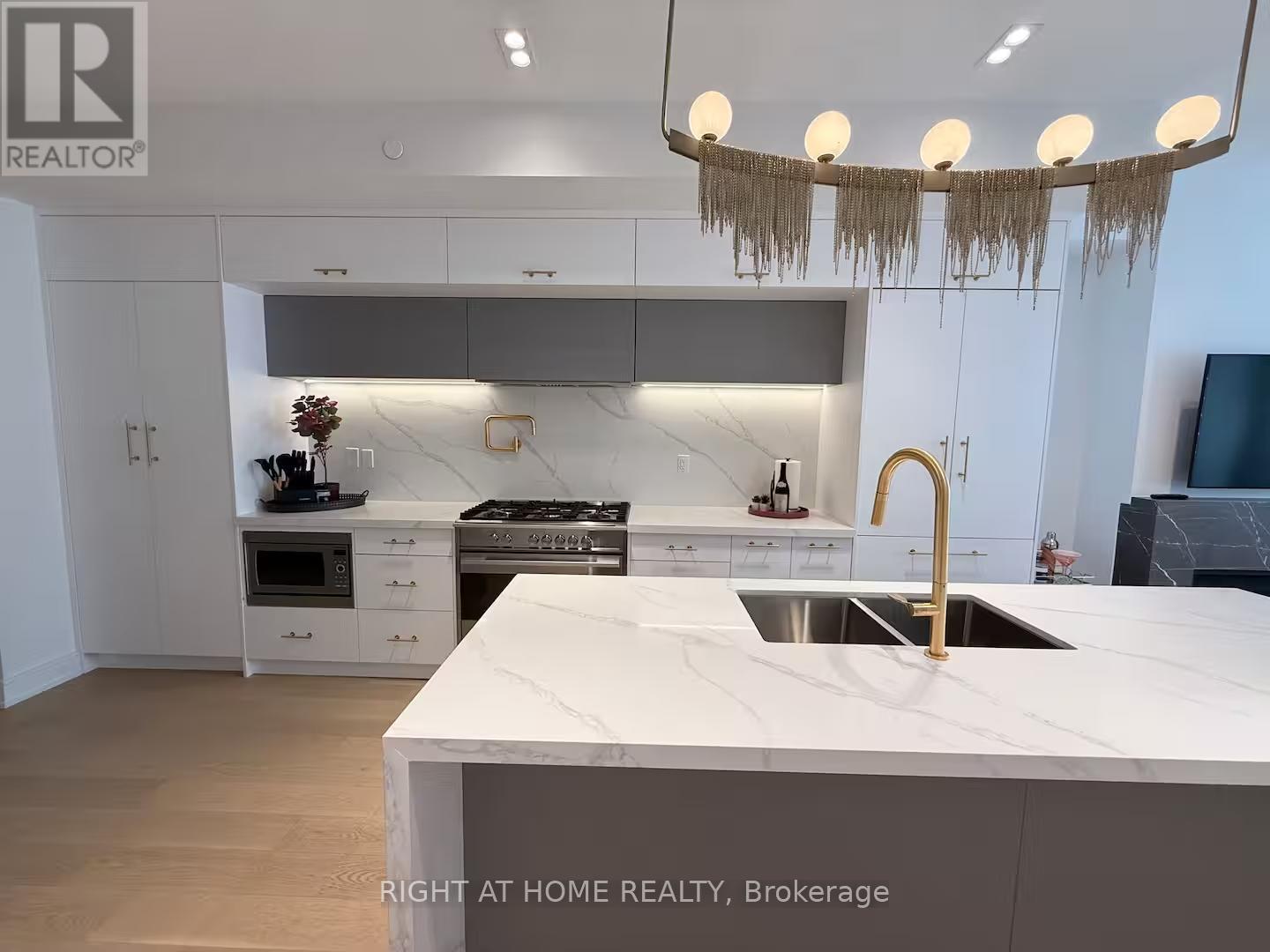 38b Churchill Avenue W, Toronto, Ontario  M2N 1Y7 - Photo 7 - C12652000