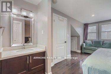 Th#2 - 360 R Dundas Street E, Toronto, Ontario  M5A 2A3 - Photo 13 - C12652024