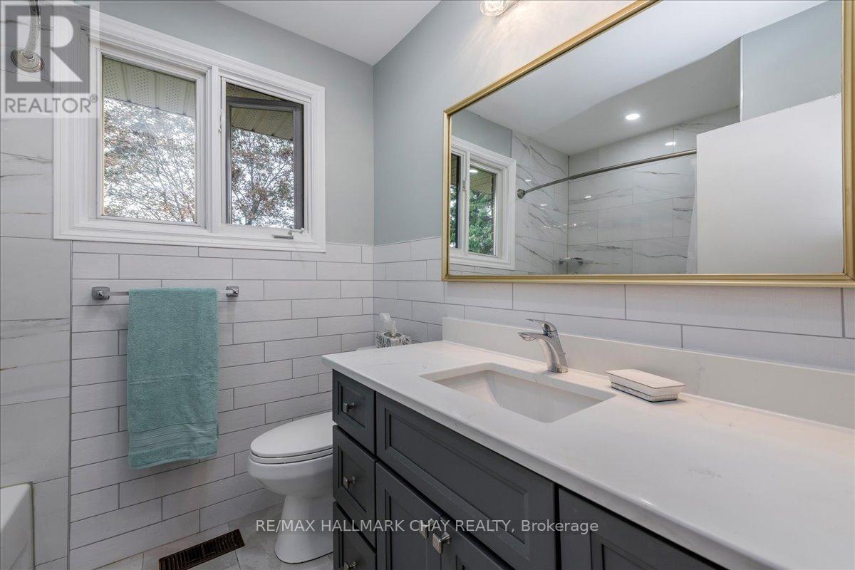 56 Marshall Street, Barrie (Allandale Centre), Ontario  L4N 3S7 - Photo 22 - S12652012