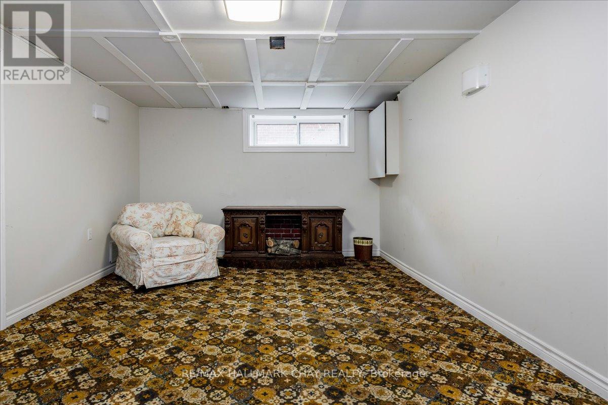 56 Marshall Street, Barrie (Allandale Centre), Ontario  L4N 3S7 - Photo 26 - S12652012